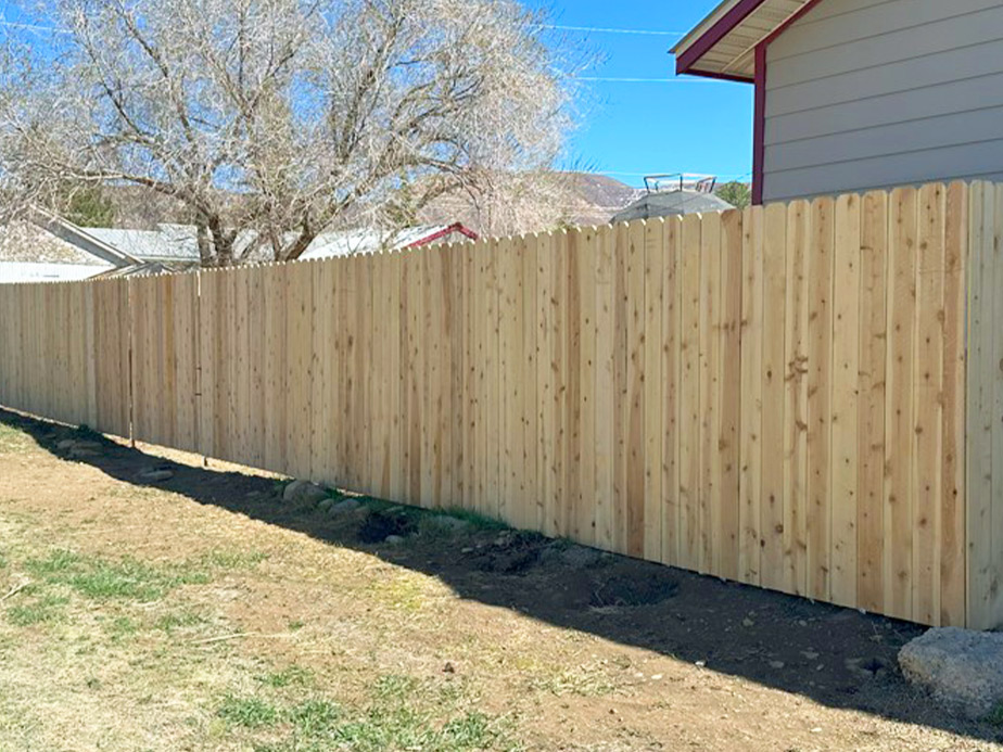 Arboles Colorado wood privacy fencing